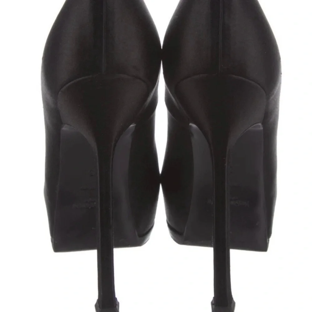 Yves Saint Laurent Black Women's Pumps - Picture 4 of 8